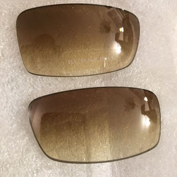 Vintage Burberry Shades with Interchangeable lenses - Picture 2 of 10